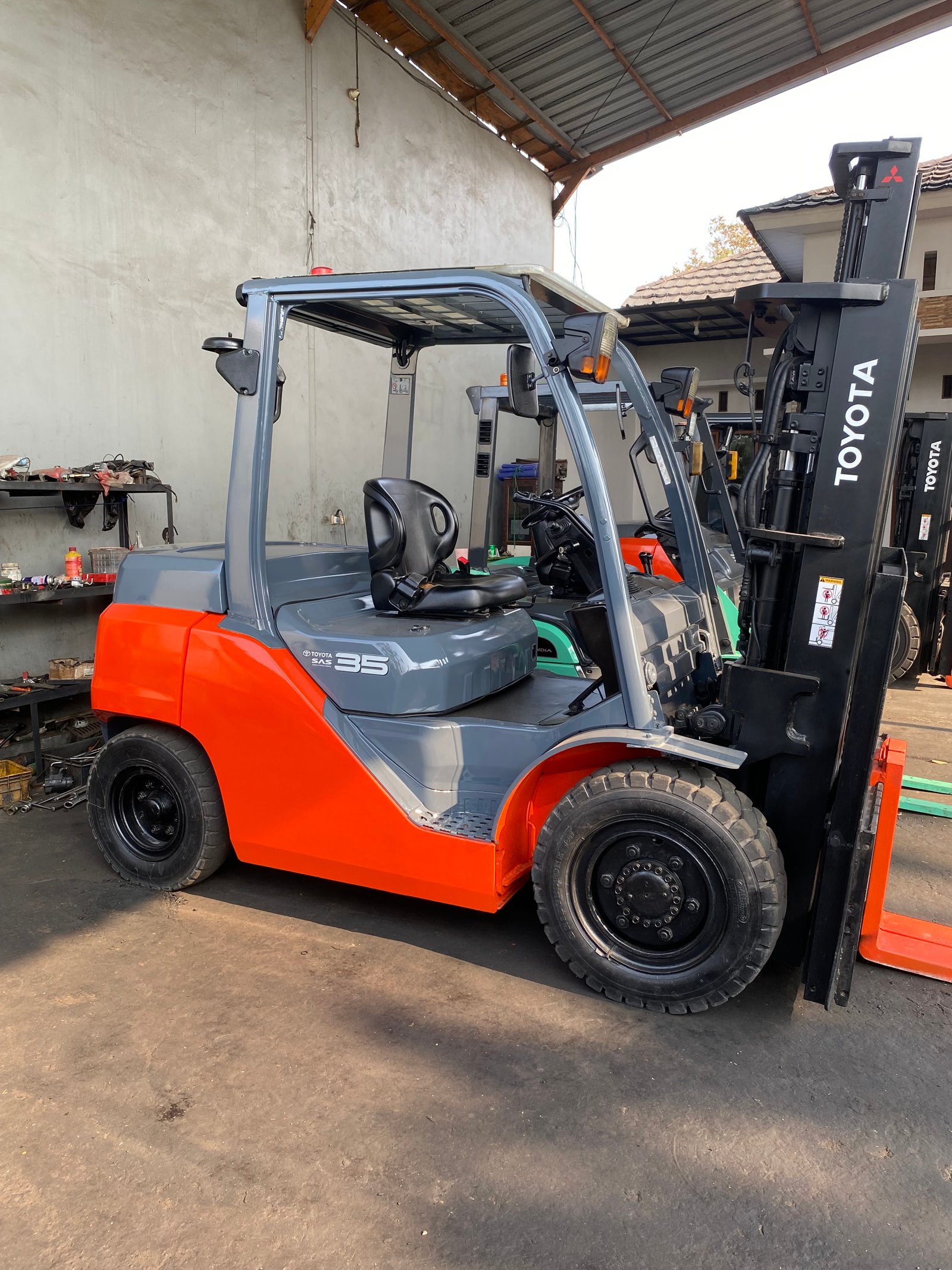 Forklift Toyota 8FD35 - foto forklift bekas